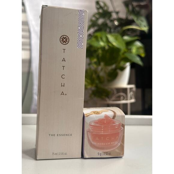Tatcha BUNDLE includes essence and Tatcha kissu hydrating & plumping lip mask - Picture 1 of 7